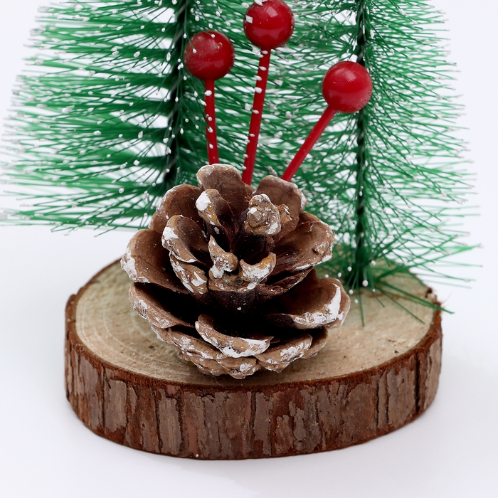 Новогодний декор &laquo;Две ёлки с шишкой&raquo;, наподставке, 8,5 &times; 10 &times; 16 см