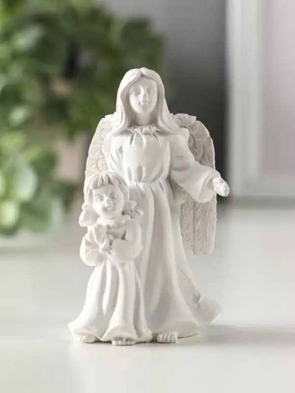 Сувенир полистоун "Девушка-ангел с ребёнком" белый МИКС 5,2х4,2х8,3 см