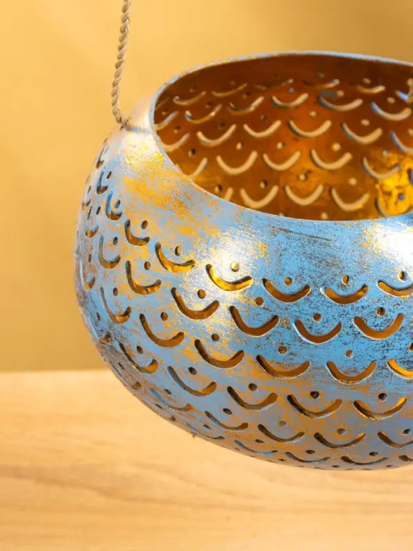 Подсвечник подвесной из кокоса, 14-16 см, сине-золотой
