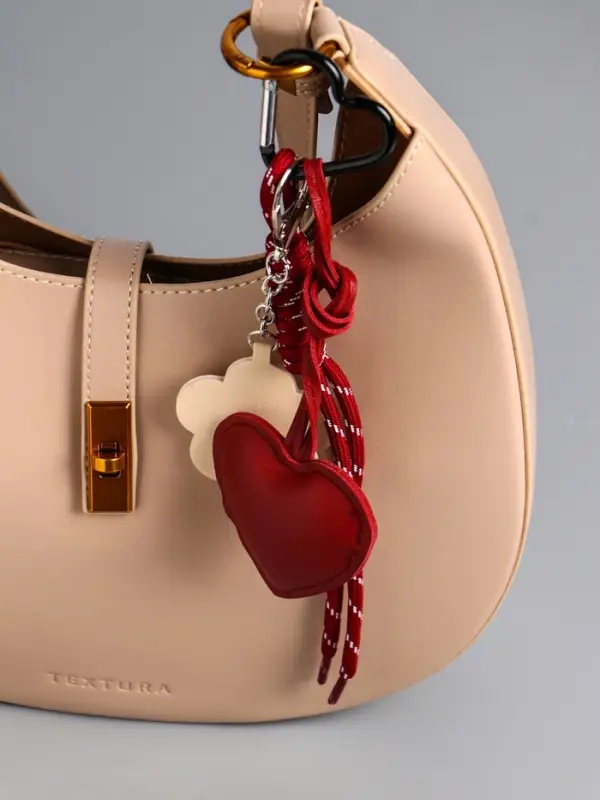 Брелок на карабине кожзам, текстиль "Сердце с цветком" бордо, с узлом, с зеркалом 26х7х2