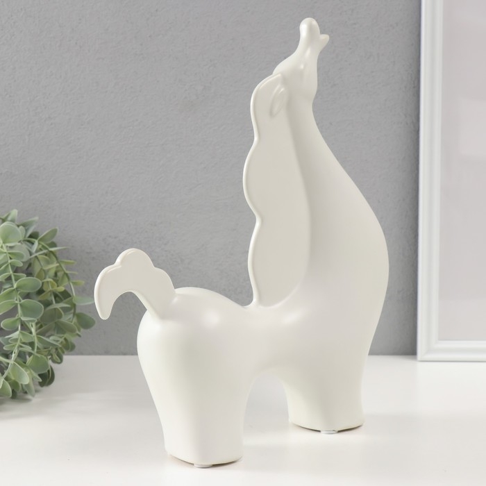 Сувенир керамика Сувенир керамика "Гордый конь" белый 7,5х26х31 см