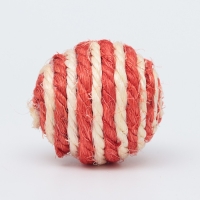 Шарик для кошек из сизали, 4,5 см, белый/красный Шарик для кошек из сизали, 4,5 см, белый/красный