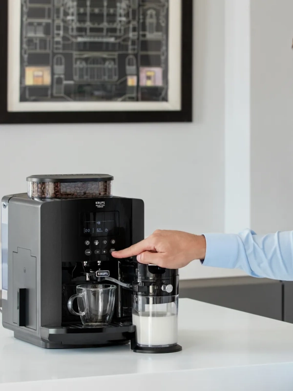 Автоматическая кофемашина Arabica Latte EA819N10