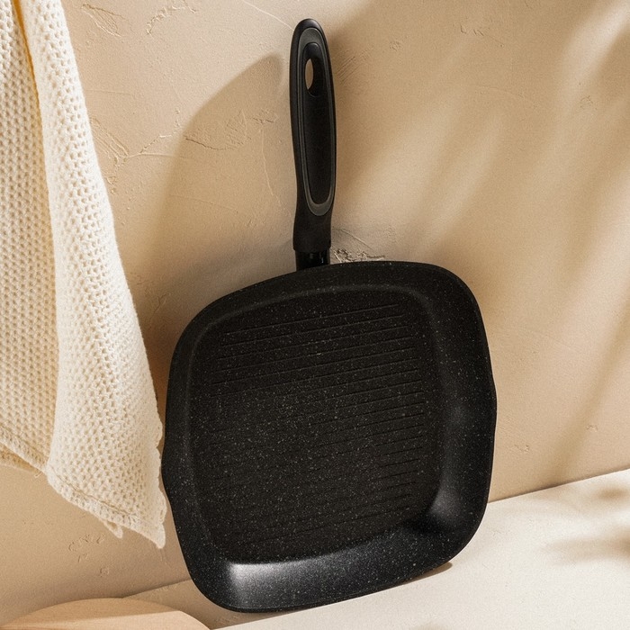 Сковорода-гриль алюминиевая с антипригарным покрытием SL Home, d=28 см, h=4,2 см, индукция, цвет чёрный Сковорода-гриль алюминиевая с антипригарным покрытием SL Home, d=28 см, h=4,2 см, индукция, цвет чёрный