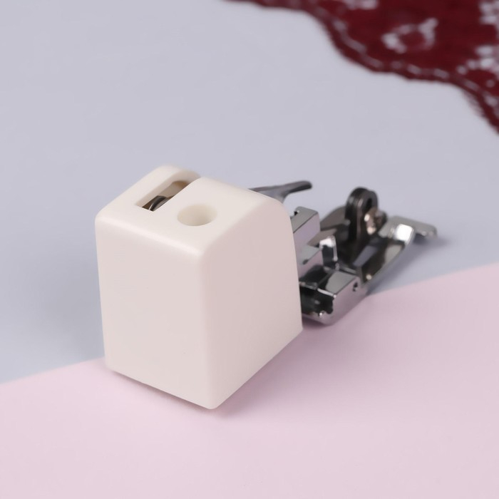 Лапка для швейных машин, с боковым ножом для обрезки края, 7,2 &times; 3 &times; 3,7 см