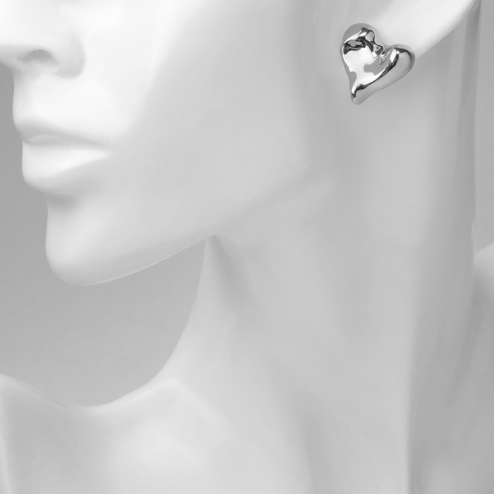 Серьги пластик &laquo;Сердца&raquo; течение, цвет серебро