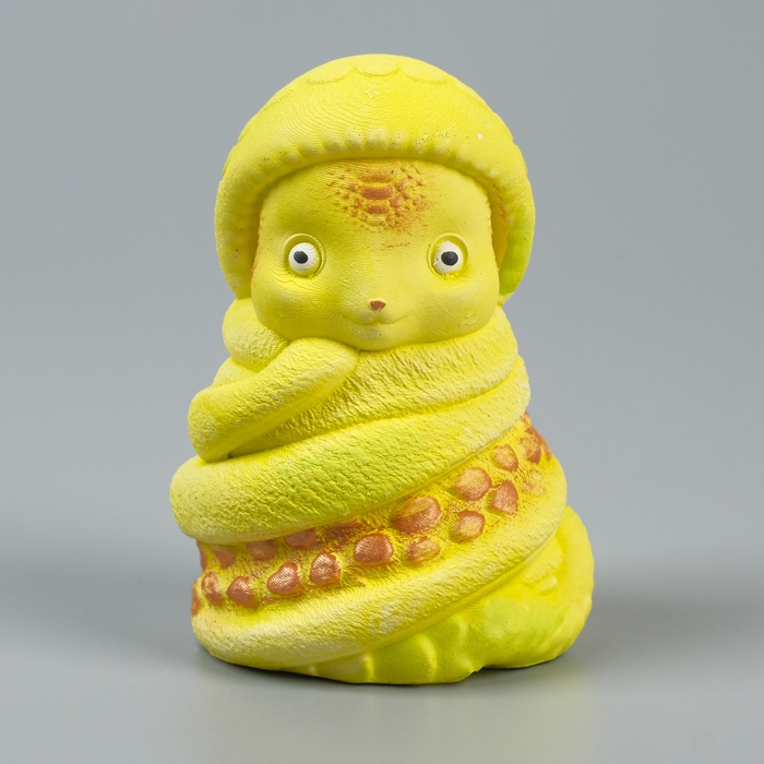Новый год. Символ 2025. Фигура "Змея в костюме" лимонная, 8х6см