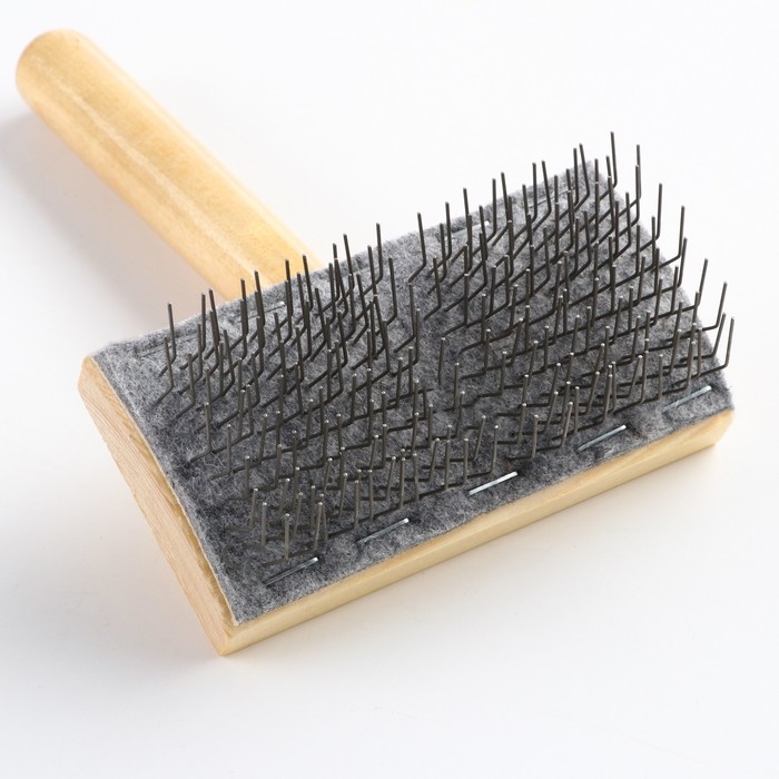 Щётка - пуходёрка деревянная жёсткая для &laquo;Кавказца&raquo;, основание 110 х 58 мм