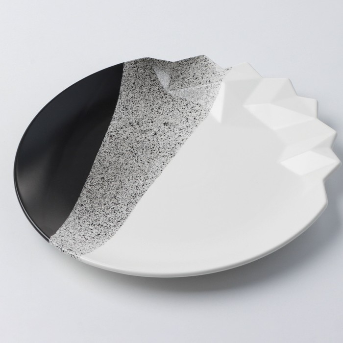 Тарелка керамическая «Снежные горы», 27 см, цвет чёрно-белый Тарелка керамическая «Снежные горы», 27 см, цвет чёрно-белый