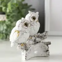 Сувенир полистоун "Белые филины на коряге" 5х9х8,5 см