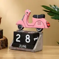 Календарь настольный "Мопед" дерево 11х5х14 см, розовый