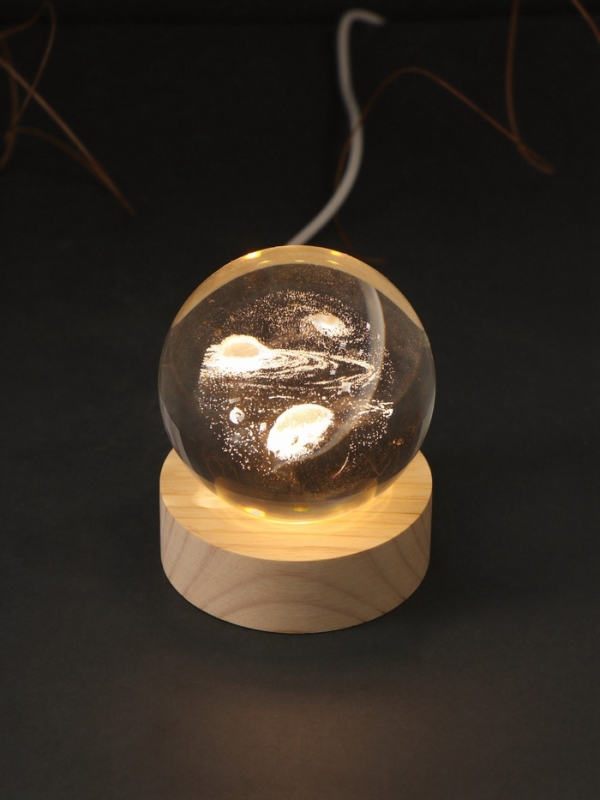 Сувенир стекло подсветка "Шар. Космос" d=6 см подставка дерево, USB