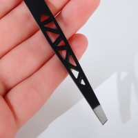 Пинцет &laquo;Геометрия&raquo;, скошенный, 9,5 см, цвет чёрный