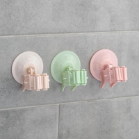 Держатель для уборочного инвентаря на вакуумной присоске, 5,5&times;5,5&times;7 см, цвет МИКС