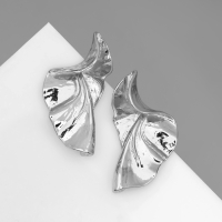 Серьги металл &laquo;Модерн&raquo; лист, искажение, цвет серебро