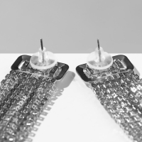 Серьги висячие со стразами &laquo;Голливуд&raquo; прямоугольник, 8 рядов, цвет белый в серебре, 12 см