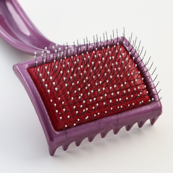 Щётка - пуходёрка мягкая с каплями , увеличенное кол-во зубцов, основание 68х48 мм, бордовая Щётка - пуходёрка мягкая с каплями , увеличенное кол-во зубцов, основание 68х48 мм, бордовая