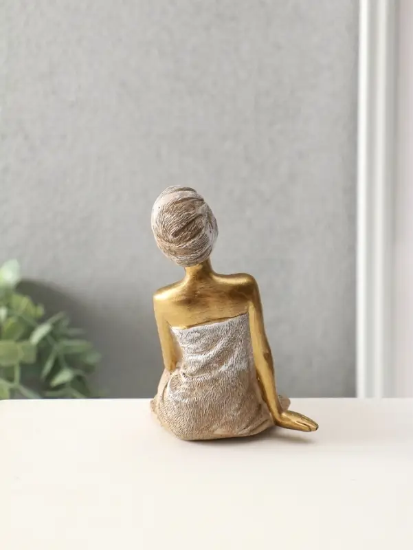 Сувенир полистоун "Девушка в банном полотенце" 7,5х9х19,5 см