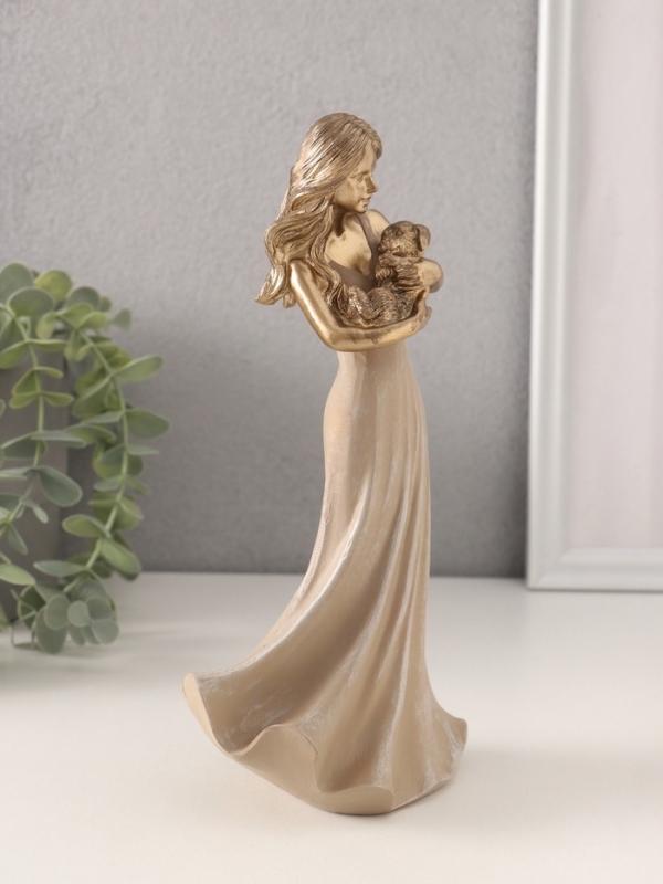 Сувенир полистоун "Девушка с щенком на руках" 11х7,5х22,5 см