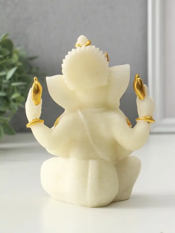 Сувенир песчаник "Ганеша - мудрость и благополучие" белый с золотом 8х13х18,5 см