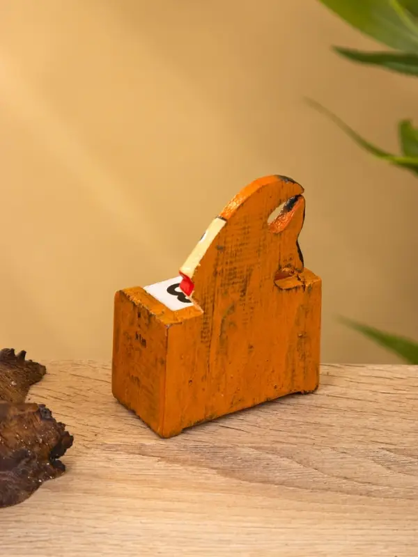 Календарь настольный "Рыбка" дерево 7х4х9 см, цв. оранжевый