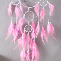 Ловец снов "Оберег с камнем Бирюза" бело-розовый 35х66 см