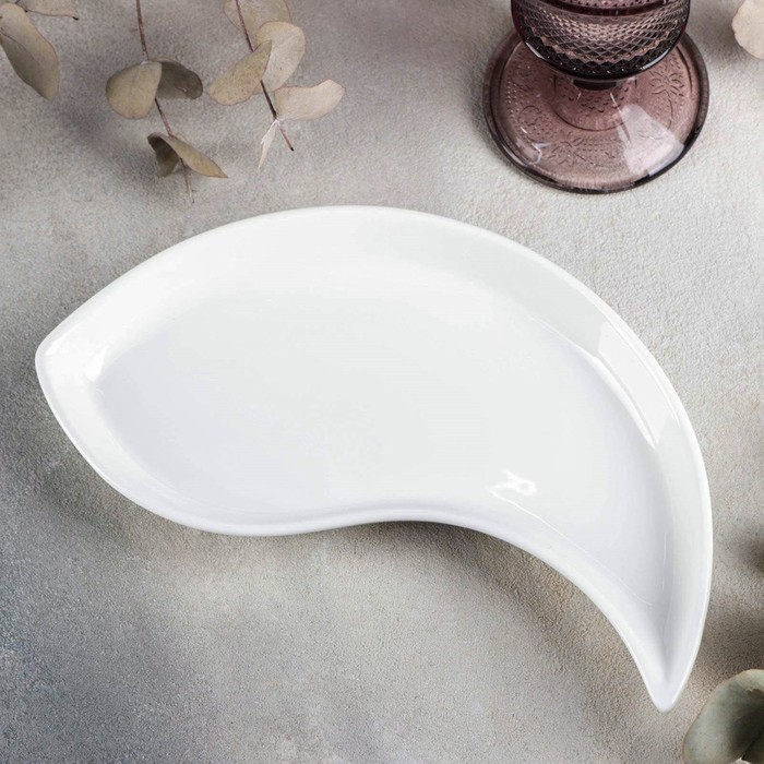 Блюдо фарфоровое Wilmax , 23&times;12 см, цвет белый