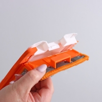 Швабра с отжимом, водосгоном и щёткой Raccoon, 2 насадки из микрофибры 50&times;11 см, стальная ручка 141 см