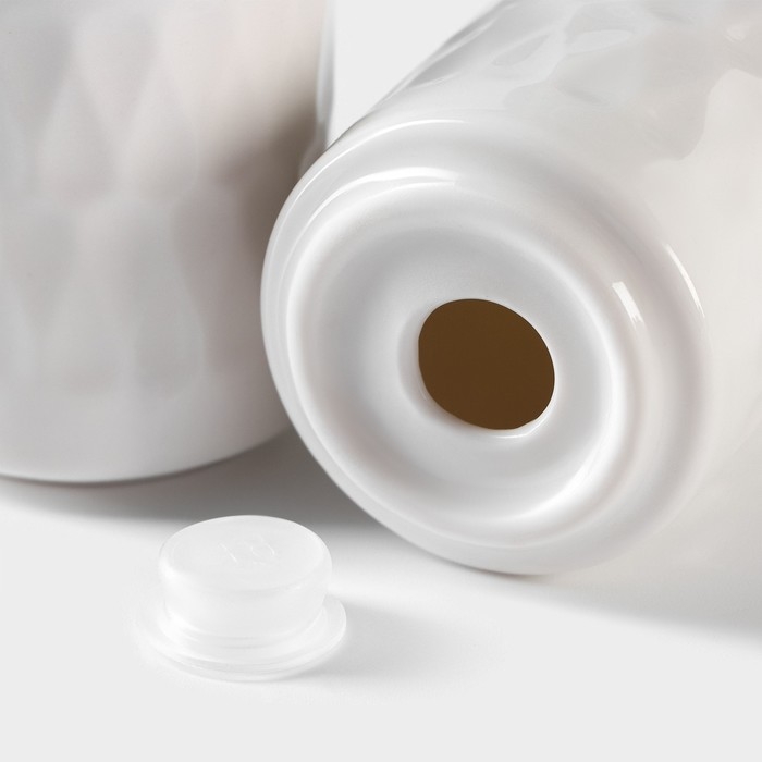 Набор керамический для специй на бамбуковой подставке BellaTenero &laquo;Герда&raquo;, 3 предмета: солонка 120 мл, перечница 120 мл, сахарница с ложкой 220 мл, цвет белый