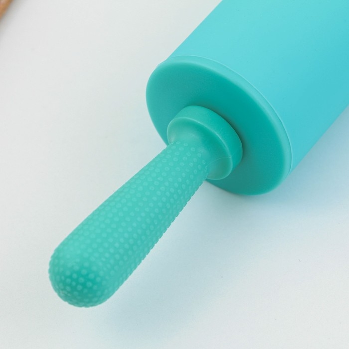 Скалка &laquo;Дома вкуснее&raquo;, 31 х 4.2 см, силикон, пластик, цвет бирюзовый