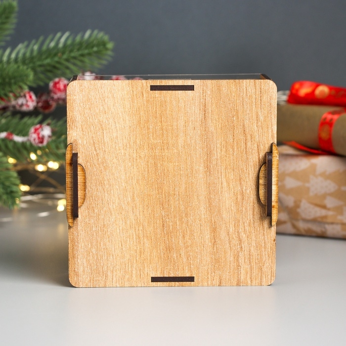 Новогодняя копилка с акрилом Новогодняя копилка с акрилом "Змея. Кобра у ёлки" 12х12х4 см