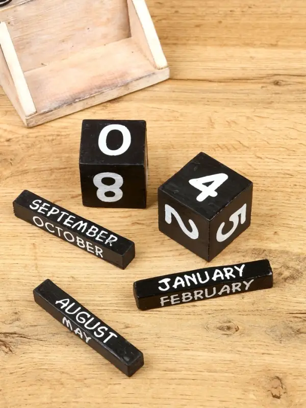 Календарь настольный &laquo;Мопед&raquo;, 14&times;5.5&times;14.5 см, дерево, фиолетовый