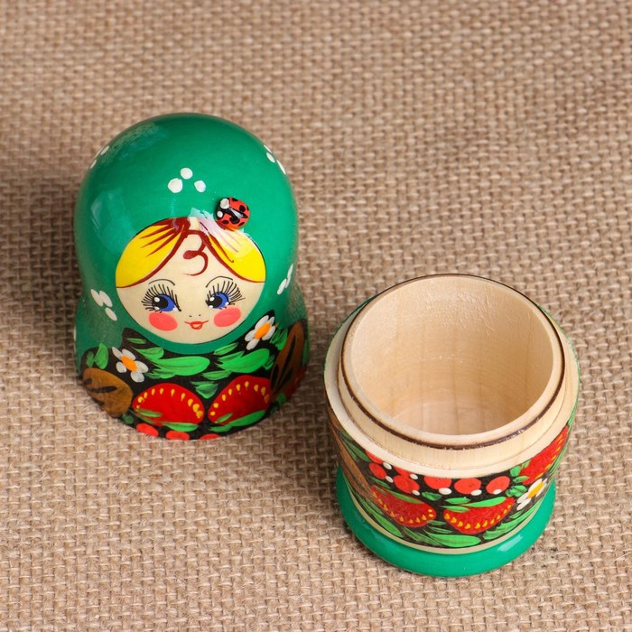 Матрёшка &laquo;Божья коровка&raquo;, зелёное платье, 5 кукольная, 10-12 см