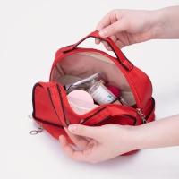 Косметичка, 2 отдела на молниях, цвет красный Косметичка, 2 отдела на молниях, цвет красный