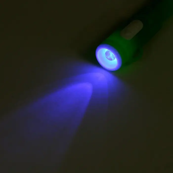 Маркер с невидимыми чернилами Calligrata "Шпион", надпись видно при подсвечивании фонариком