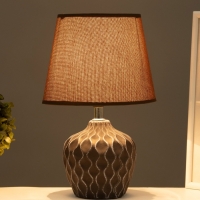 Настольная лампа "Кудри" 1х40Вт Е14 кофе/белый 19,5х19,5х31см Настольная лампа "Кудри" 1х40Вт Е14 кофе/белый 19,5х19,5х31см