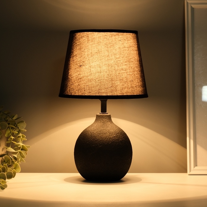 Лампа настольная "Тезис" 1х40Вт Е14 черный 20х20х32см