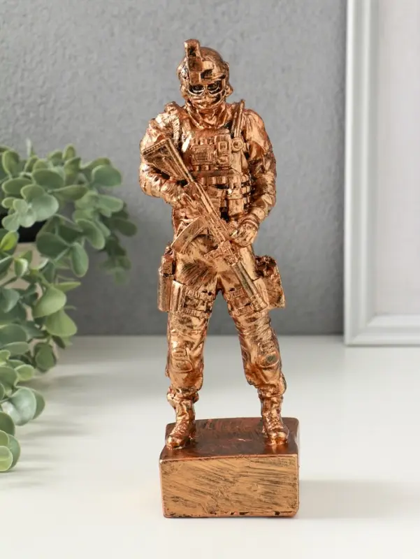 Фигура солдат &laquo; Воин СВО&raquo;, 24&times;7&times;7 см, под золото