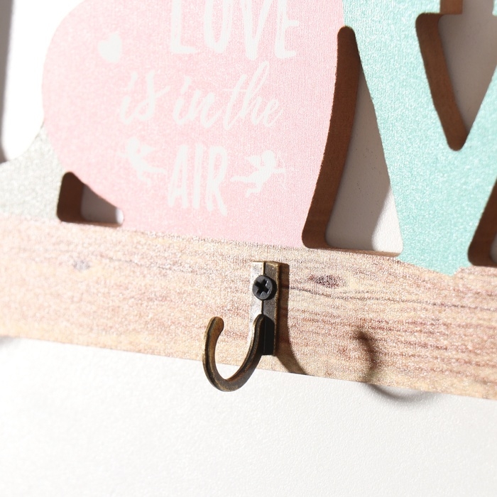 Крючки декоративные дерево Крючки декоративные дерево "Любовь витает в воздухе" 2,5х23,7х9,7 см