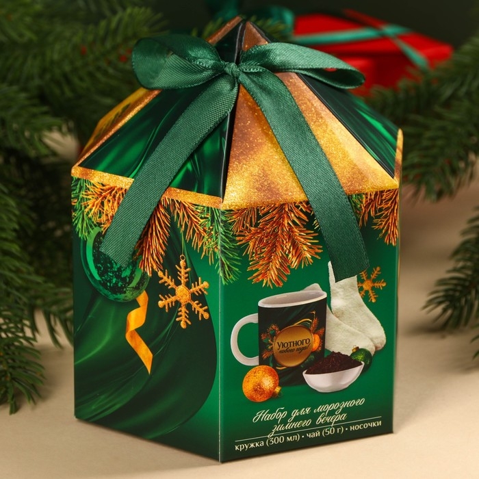 Подарочный набор &laquo;С новым годом&raquo;: чай, кружка, носки