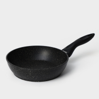 Сковорода &laquo;Алёна&raquo;, d=20 см, пластиковая ручка, антипригарное покрытие, цвет чёрный