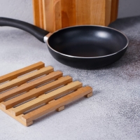 Подставка под горячее, решётка, массив бук, 18&times;18&times;2 см