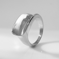 Кольцо металл &laquo;Тренд&raquo; вогнутый прямоугольник, цвет серебро, размер 17