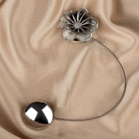 Подхват для штор &laquo;Лютик&raquo;, d = 5,5 см, цвет серебряный