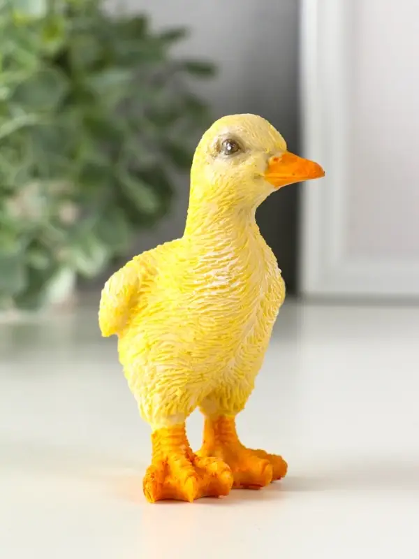 Сувенир полистоун "Жёлтый утёнок" 4,8х7,5х9,2 см