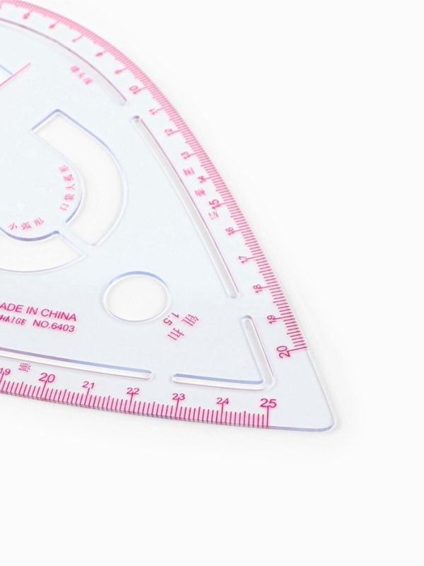 Лекало портновское метрическое &laquo;Капля&raquo;, с проймой, 20,5 &times; 13,3 см, толщина 0,5 мм, цвет прозрачный