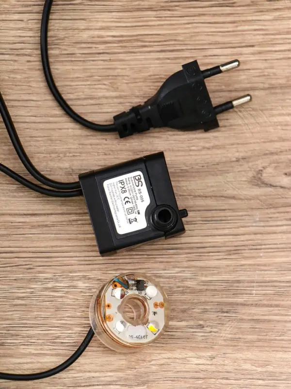 Фонтан "Ведерки под деревом" 32х15х13 см (с подсветкой)