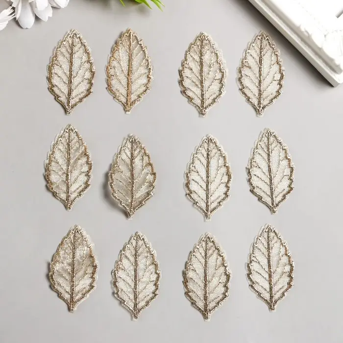 Декор для творчества текстиль вышивка "Скелетированный листик" 4х3,5 см