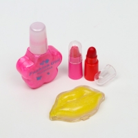 Набор косметики для девочки «Виноград» Набор косметики для девочки «Виноград»