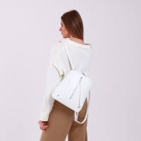 Рюкзак городской из искусственной кожи на молнии, цвет белый Рюкзак городской из искусственной кожи на молнии, цвет белый